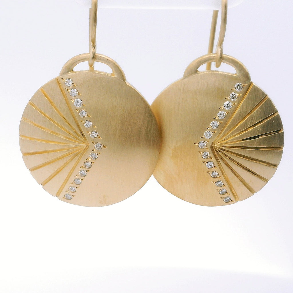 18k Yellow Gold Large Carved Notch Ray Diamond Earrings