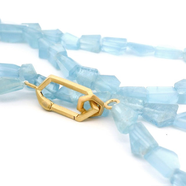 18k yellow gold Aquamarine On The Rocks Strand